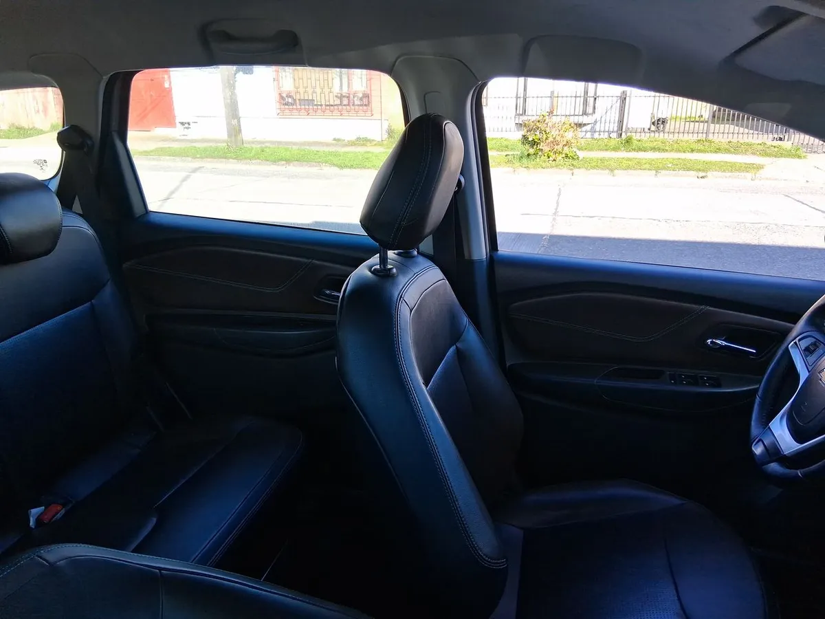 Chevrolet Spin 1.8 Premier 4x2 Mt 5p año 2022