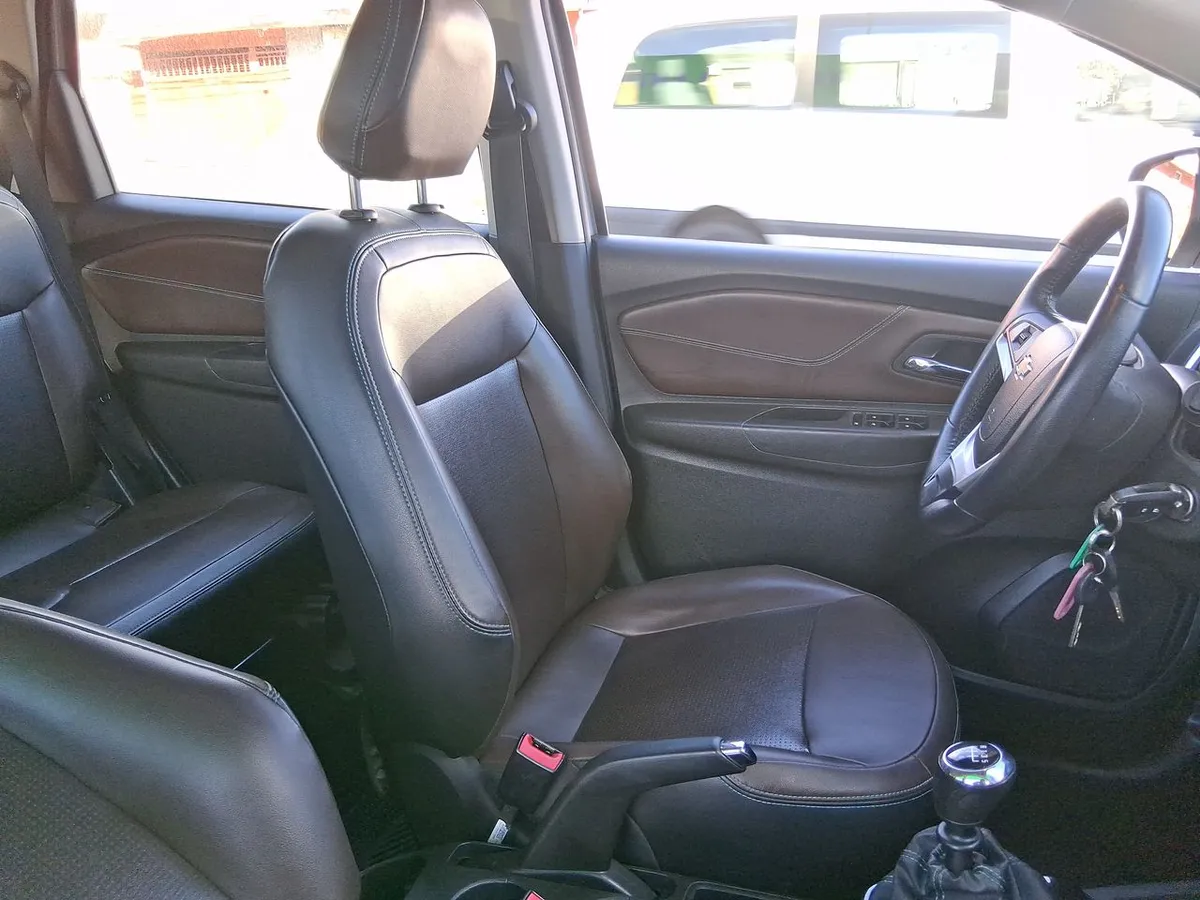 Chevrolet Spin 1.8 Premier 4x2 Mt 5p año 2022