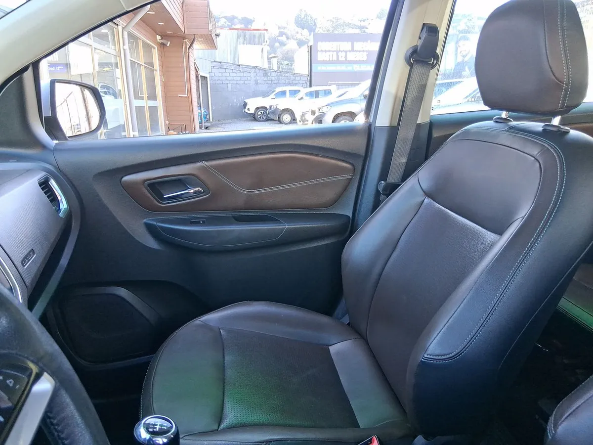Chevrolet Spin 1.8 Premier 4x2 Mt 5p año 2022