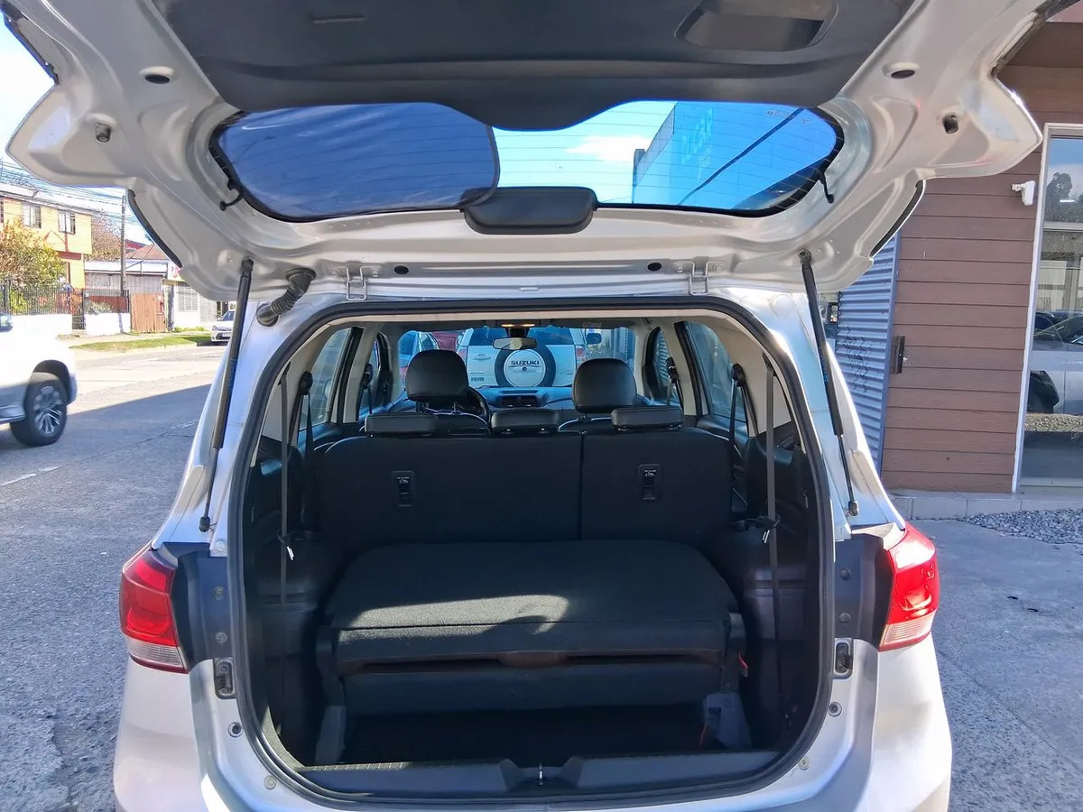 Chevrolet Spin 1.8 Premier 4x2 Mt 5p año 2022