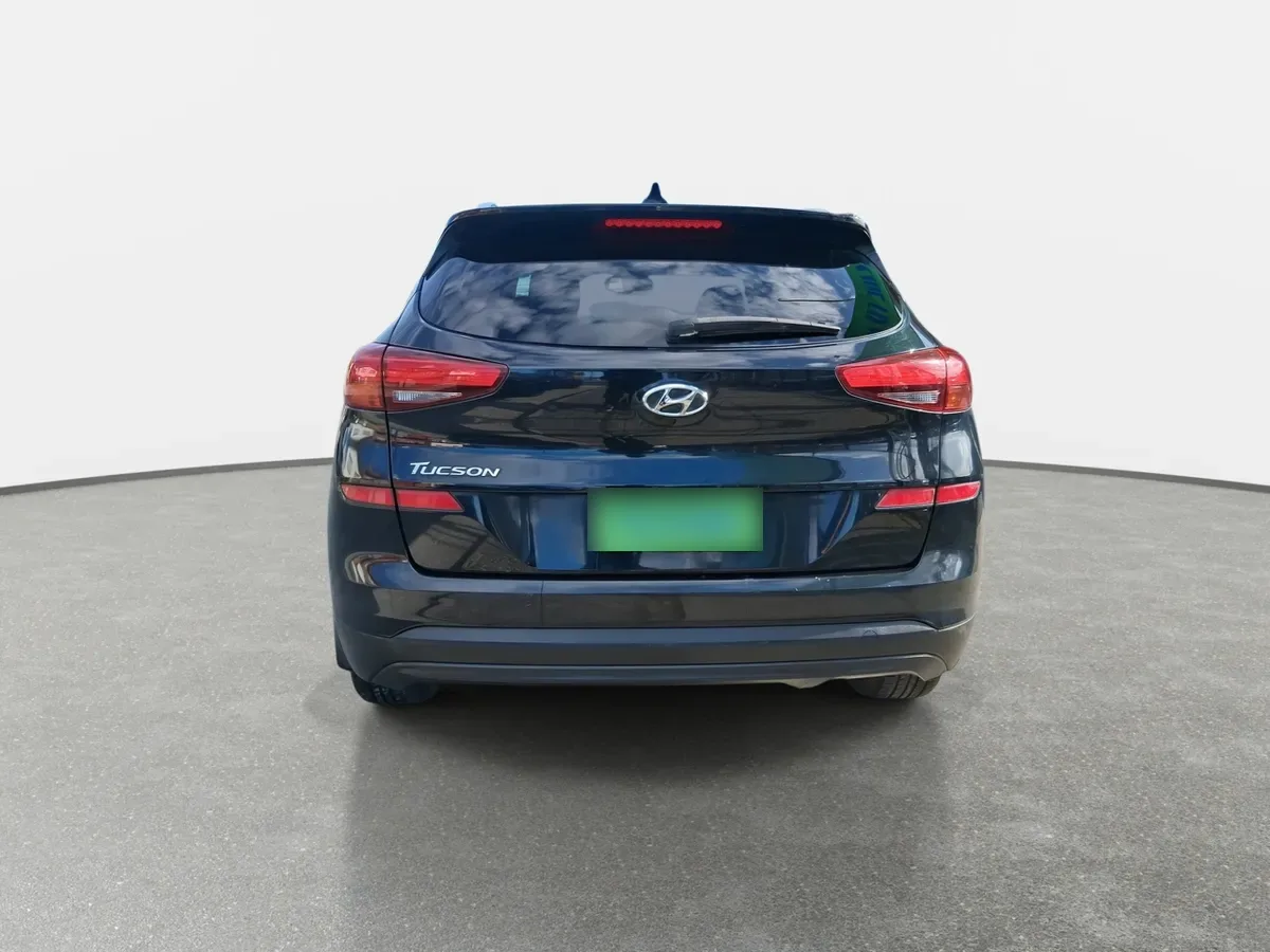 Hyundai Tucson 2.0 Plus 2wd Mt 5p año 2019