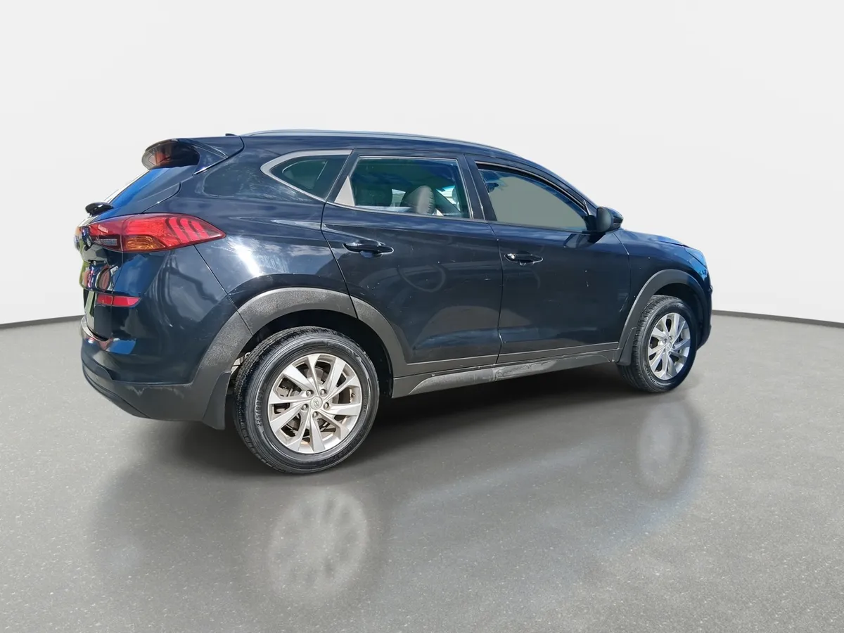 Hyundai Tucson 2.0 Plus 2wd Mt 5p año 2019