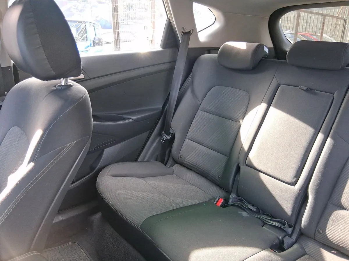 Hyundai Tucson 2.0 Plus 2wd Mt 5p año 2019
