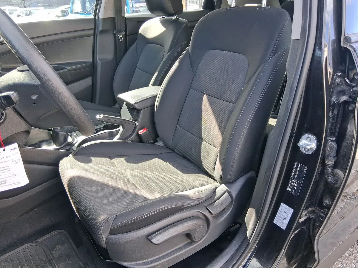Hyundai Tucson 2.0 Plus 2wd Mt 5p año 2019