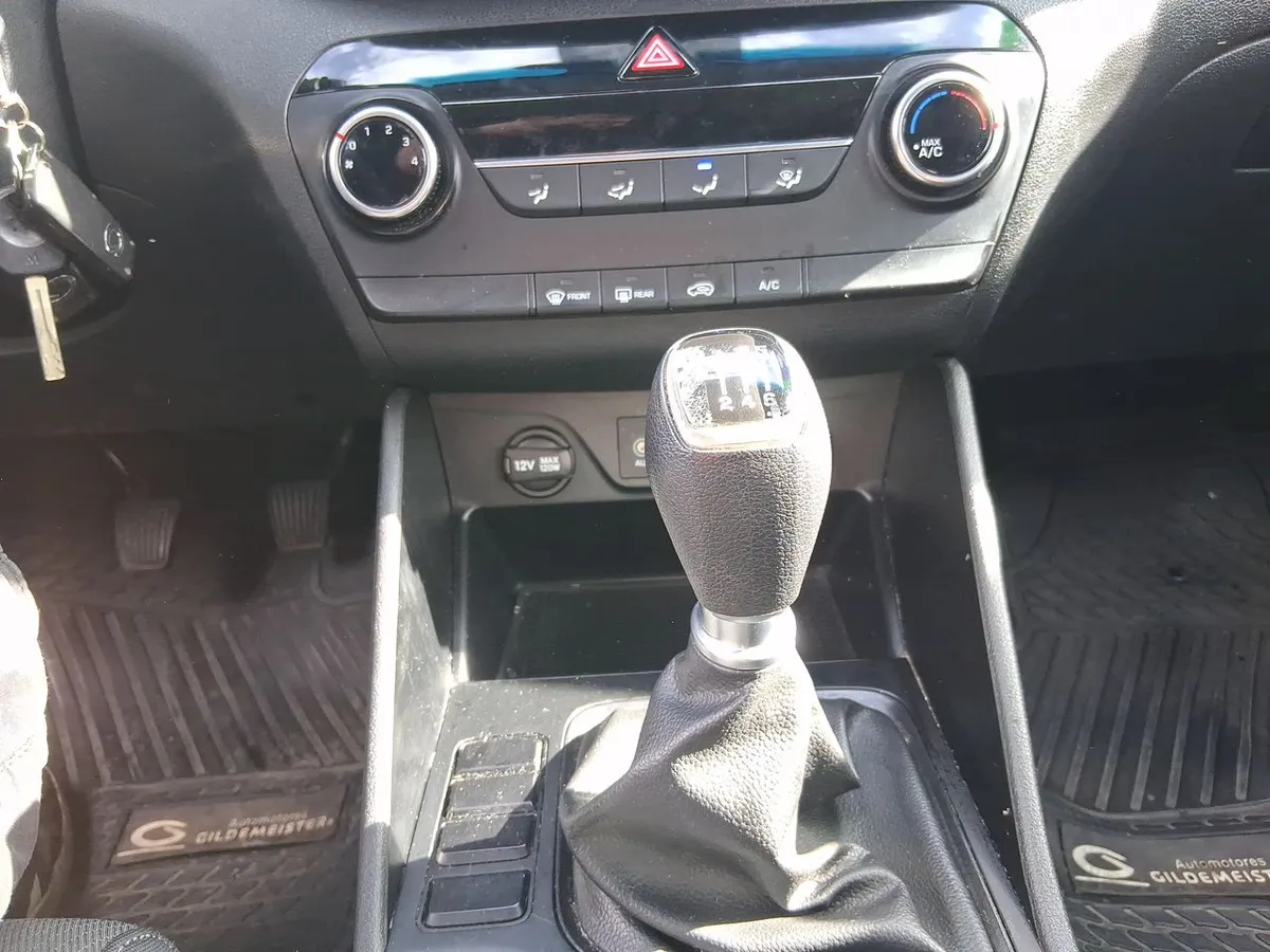 Hyundai Tucson 2.0 Plus 2wd Mt 5p año 2019