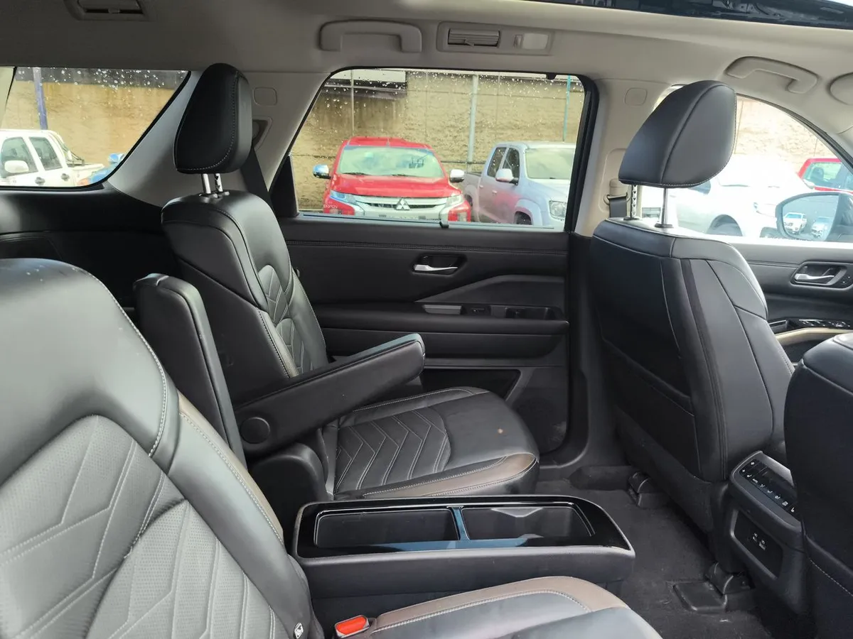 Nissan Pathfinder 3.5 Exclusive 4wd Cvt At 5p año 2025
