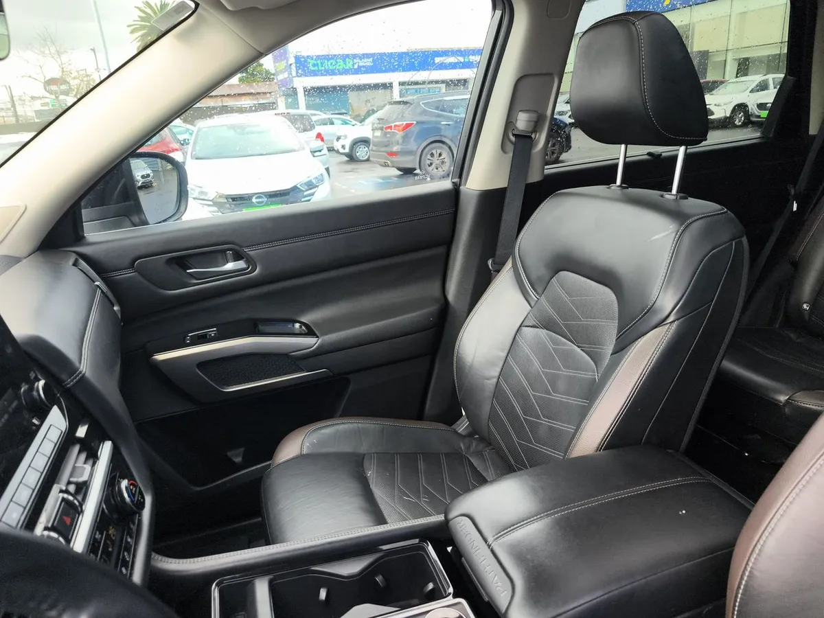 Nissan Pathfinder 3.5 Exclusive 4wd Cvt At 5p año 2025