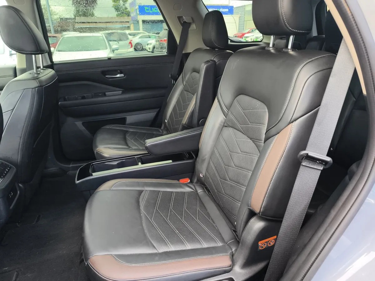 Nissan Pathfinder 3.5 Exclusive 4wd Cvt At 5p año 2025