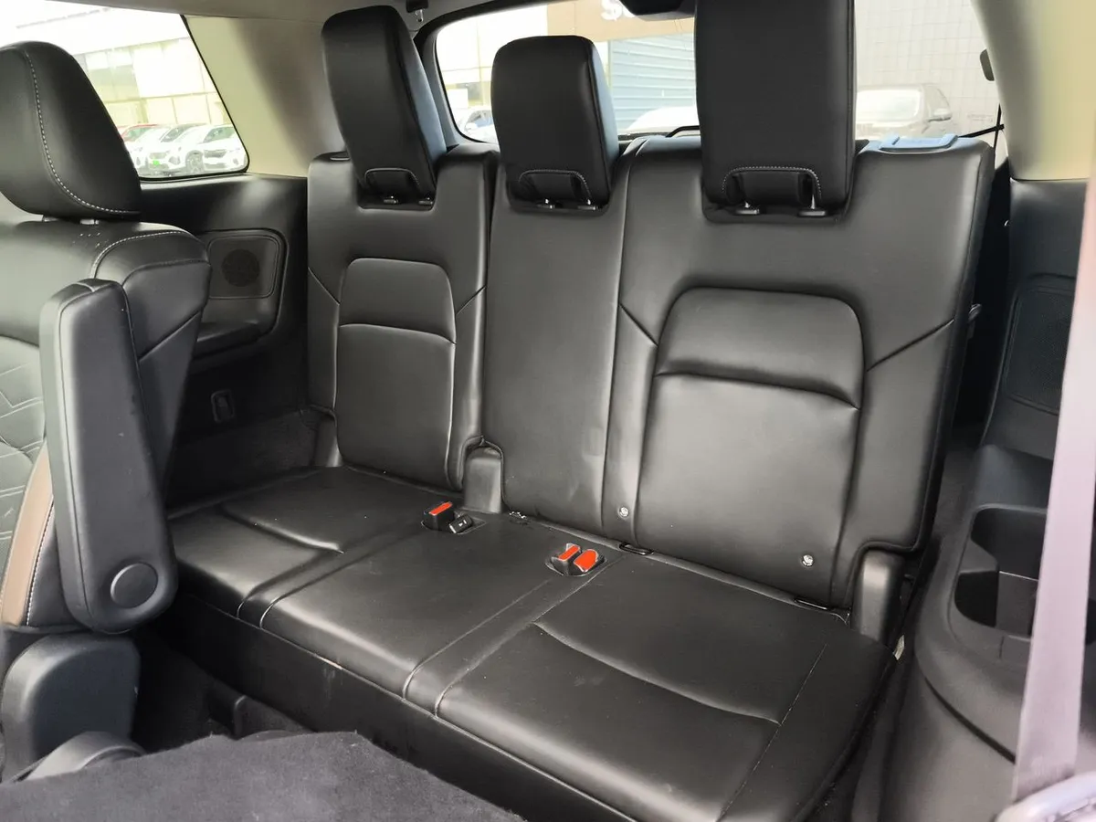 Nissan Pathfinder 3.5 Exclusive 4wd Cvt At 5p año 2025