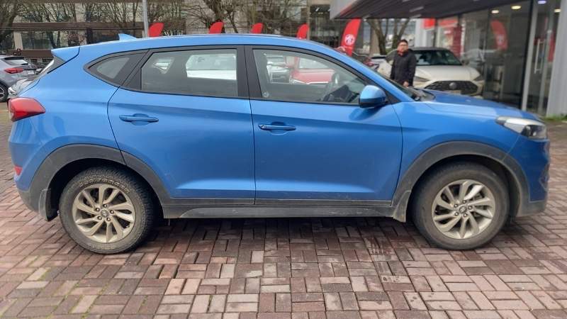Hyundai Tucson 2.0 Gl Active 4x2 Mt 5p año 2017