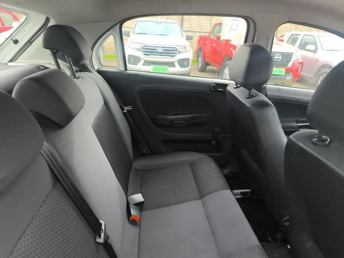 Volkswagen Gol 1.6 Trendline Lite 4x2 Hb Mt 5p año 2022