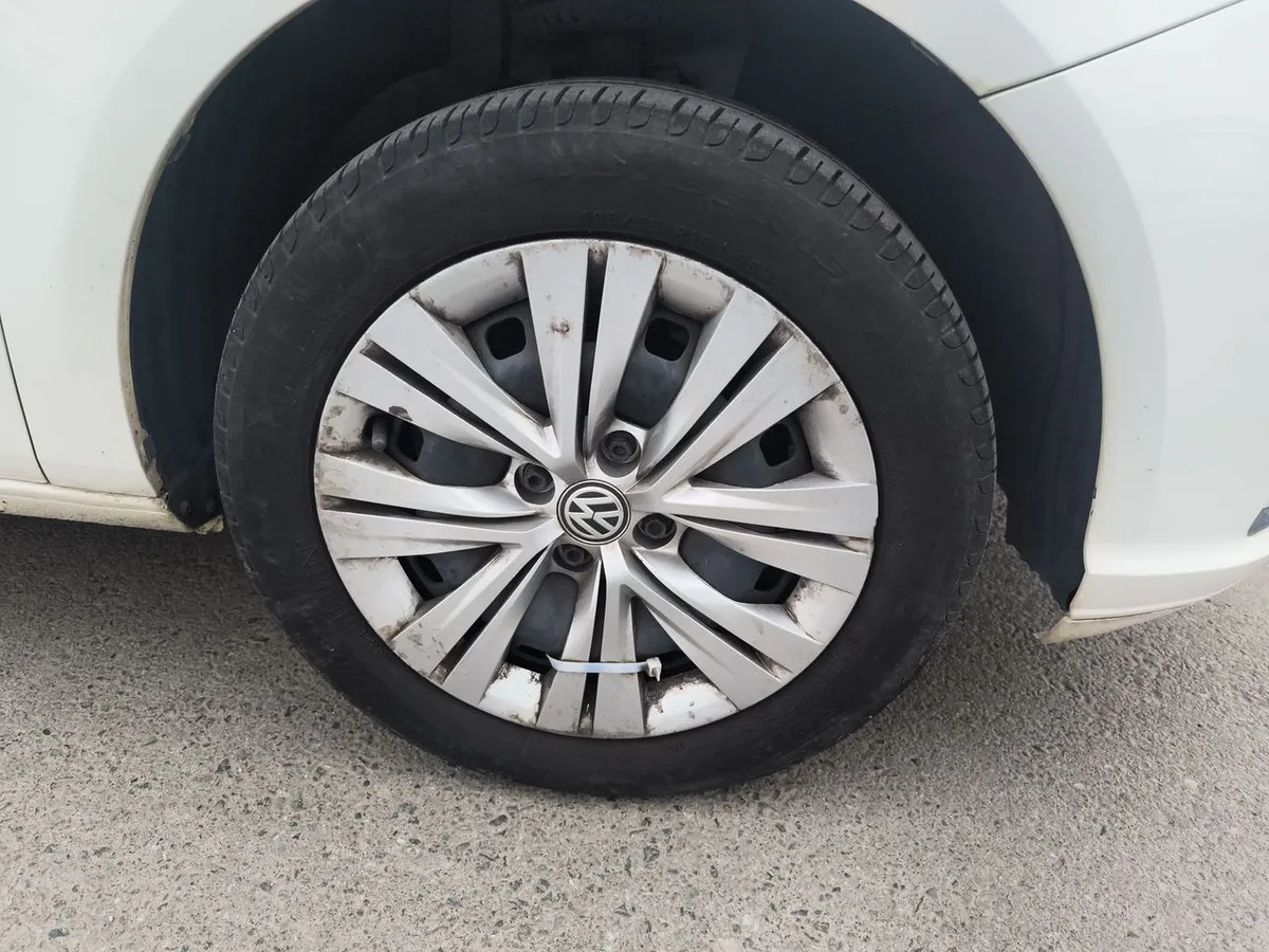 Volkswagen Gol 1.6 Trendline Lite 4x2 Hb Mt 5p año 2022