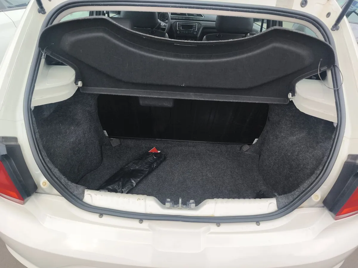 Volkswagen Gol 1.6 Trendline Lite 4x2 Hb Mt 5p año 2022