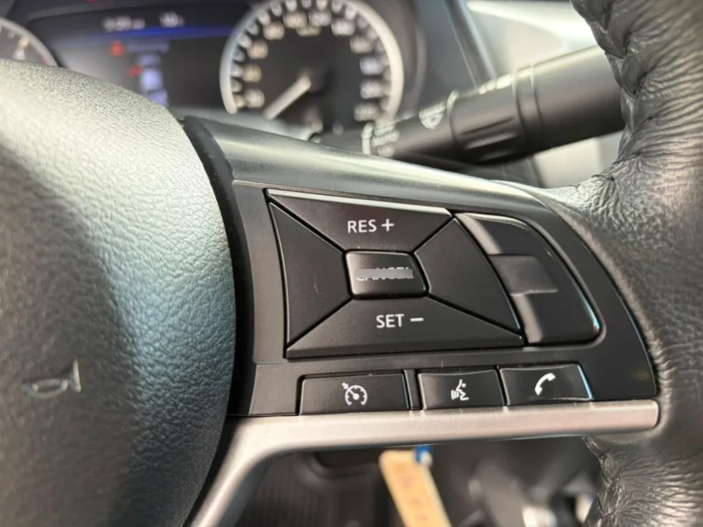 Nissan Navara D Cab Mt 4x4 2.3 Xe año 2023