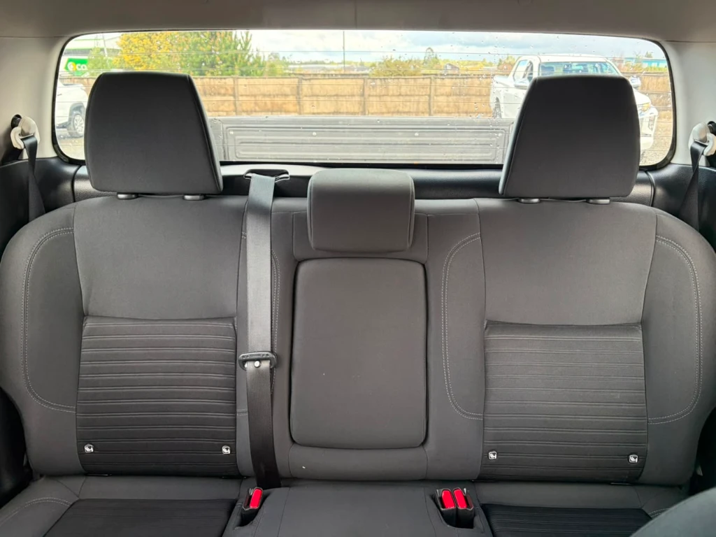 Nissan Navara D Cab Mt 4x4 2.3 Xe año 2023
