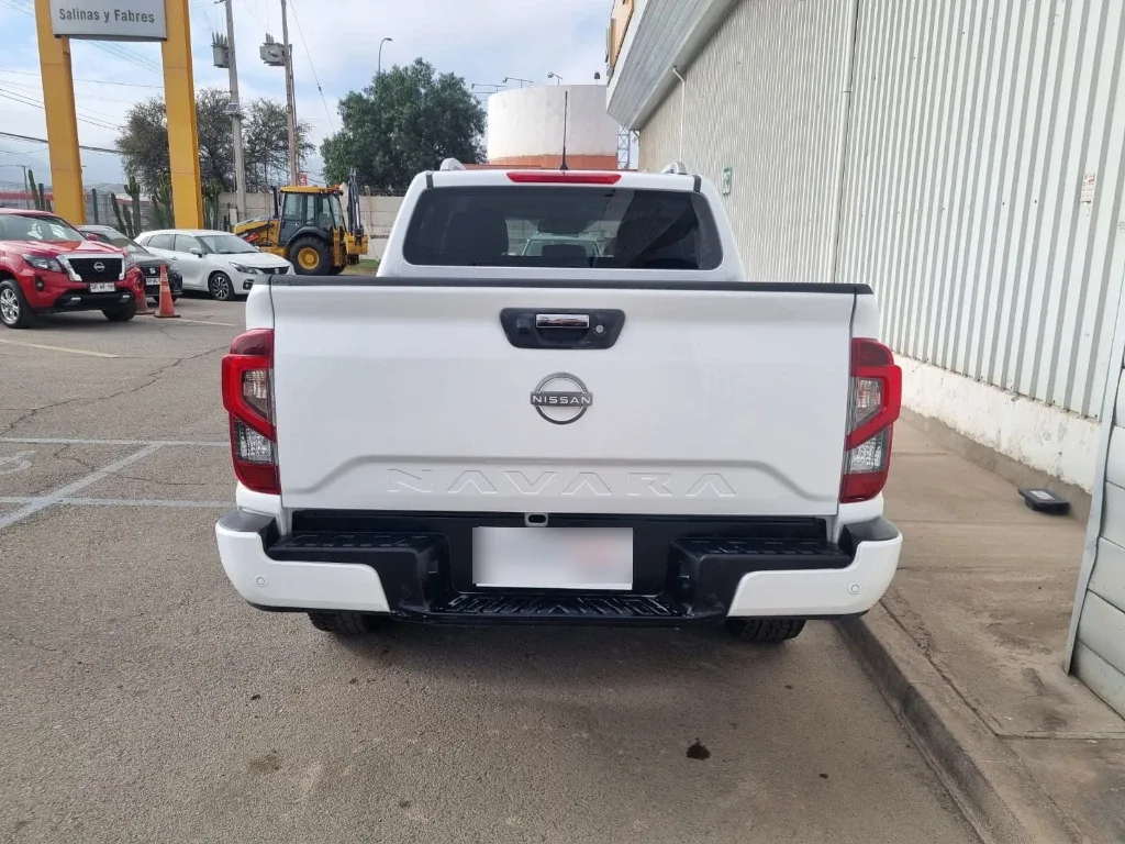 Nissan Navara Dc 4x4 2.3tdi Le At año 2023