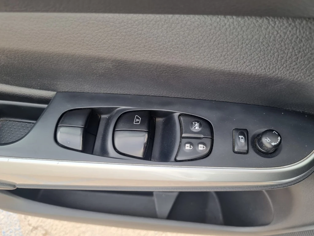 Nissan Navara Dc 4x4 2.3tdi Le At año 2023