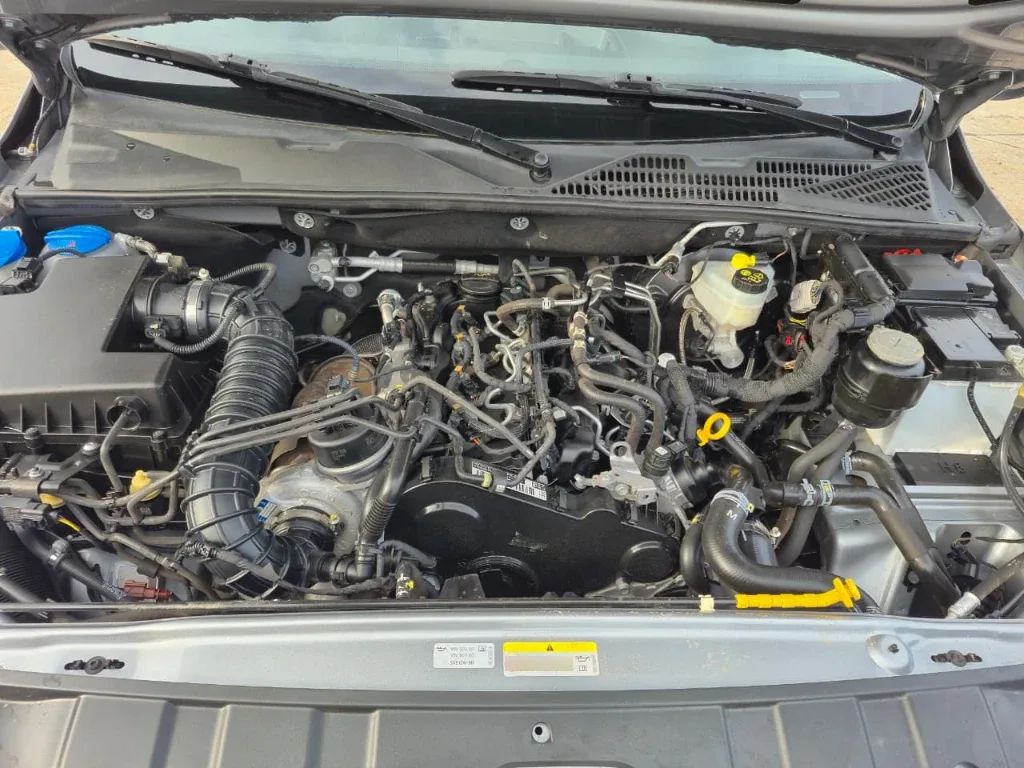 Volkswagen Amarok Trendline Mt D/c 4x4 2.0d año 2023
