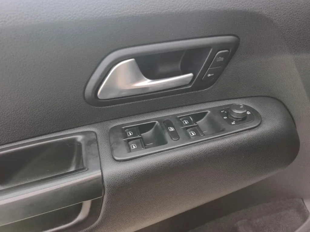 Volkswagen Amarok Trendline Mt D/c 4x4 2.0d año 2023