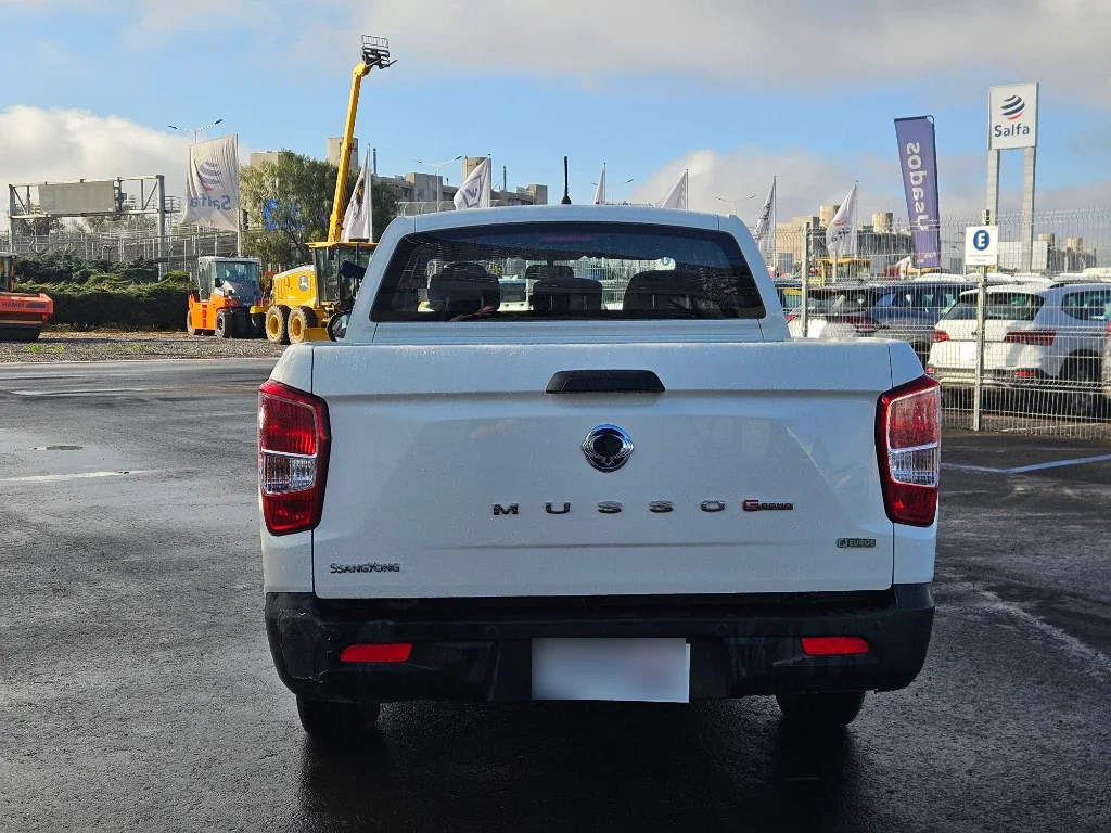 Ssangyong Grand Musso 2.2 4x2 Mt Full-Ql610 año 2023