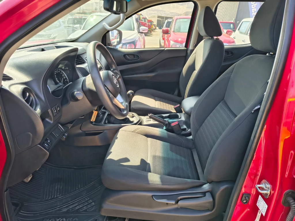 Nissan Navara Dc 4x2 2.3tdi Se año 2023
