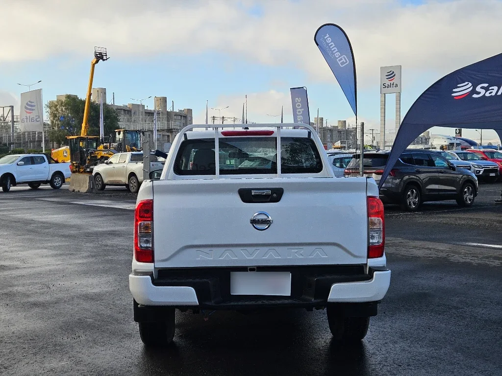 Nissan Navara Dc 4x2 2.3tdi Se año 2023