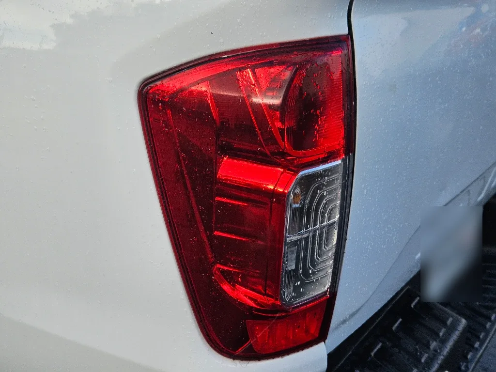 Nissan Navara Dc 4x2 2.3tdi Se año 2023