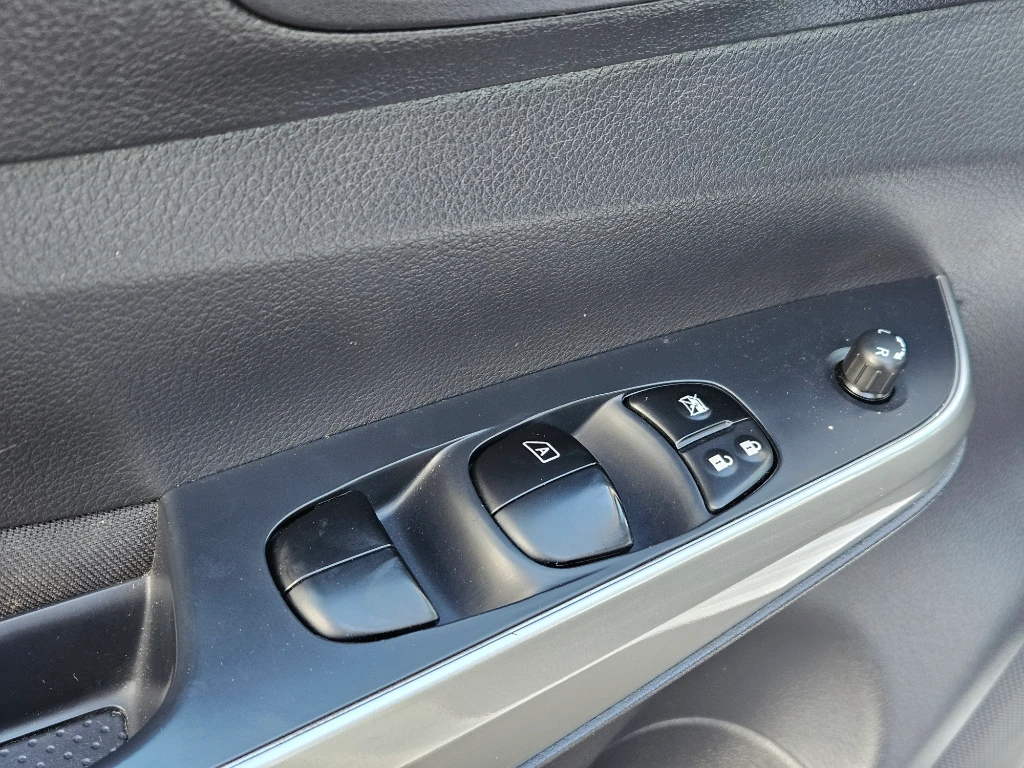 Nissan Navara Dc 4x2 2.3tdi Se año 2023