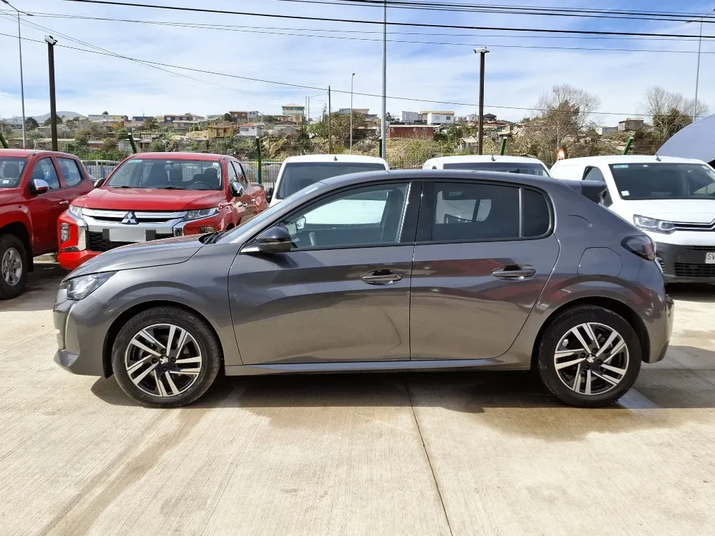 Peugeot 208 208 Allure Pack Puretech 130 Eat8 año 2023