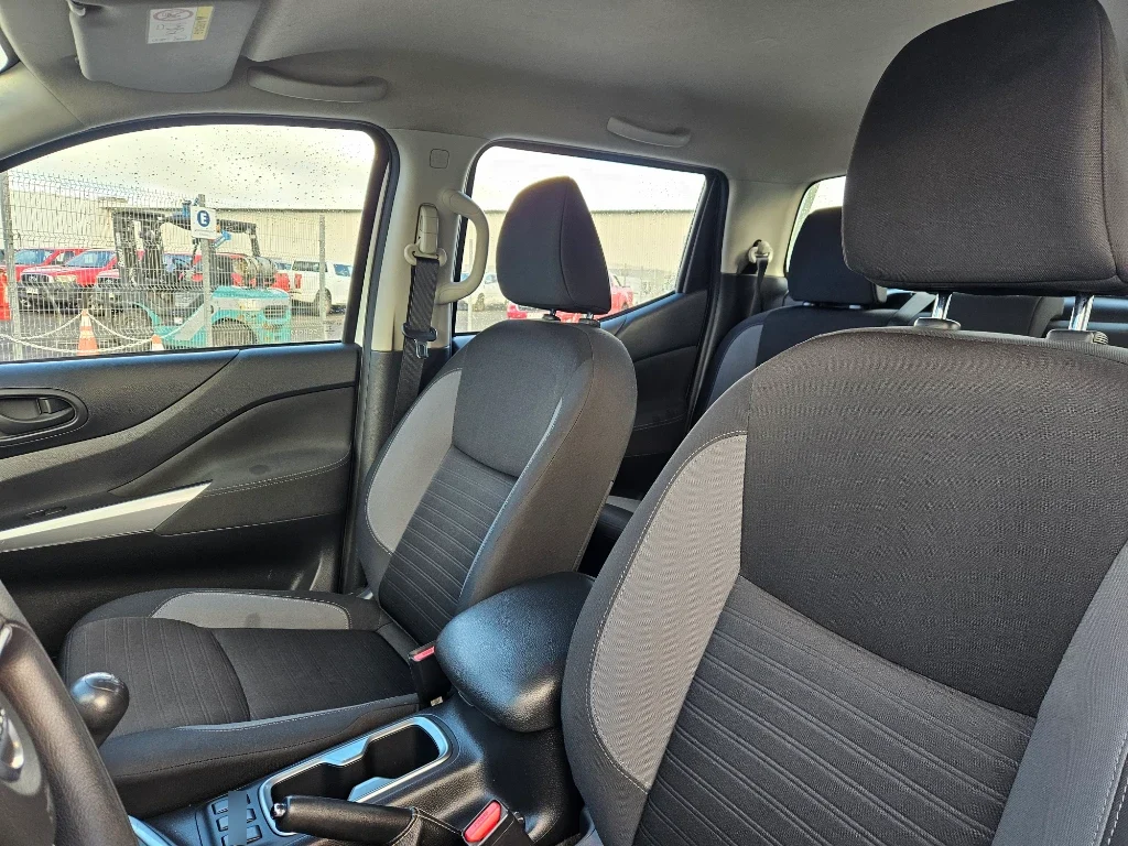 Nissan Navara Dc 4x2 2.3tdi Se año 2023