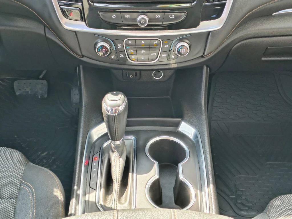 Chevrolet Traverse Lt 5p 3.6l Awd At año 2021
