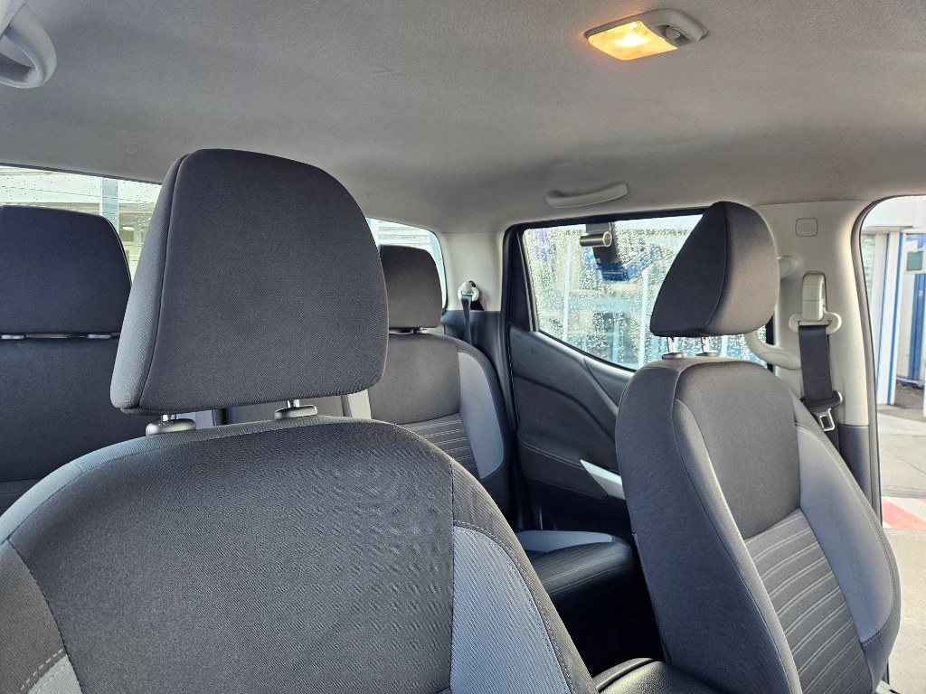 Nissan Navara Dc 4x2 2.3tdi Se año 2023