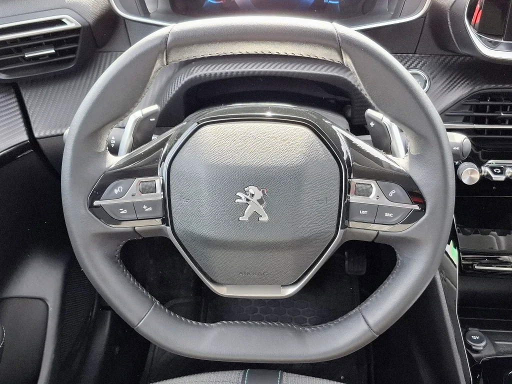 Peugeot 208 208 Allure Pack Puretech 130 Eat8 año 2023