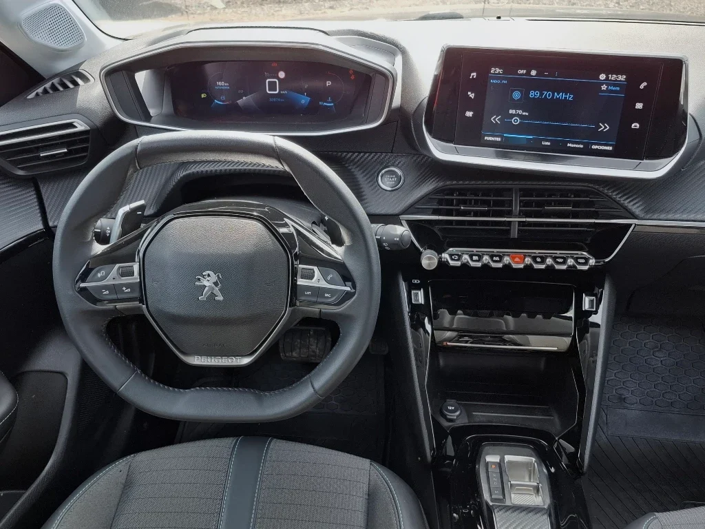 Peugeot 208 208 Allure Pack Puretech 130 Eat8 año 2023