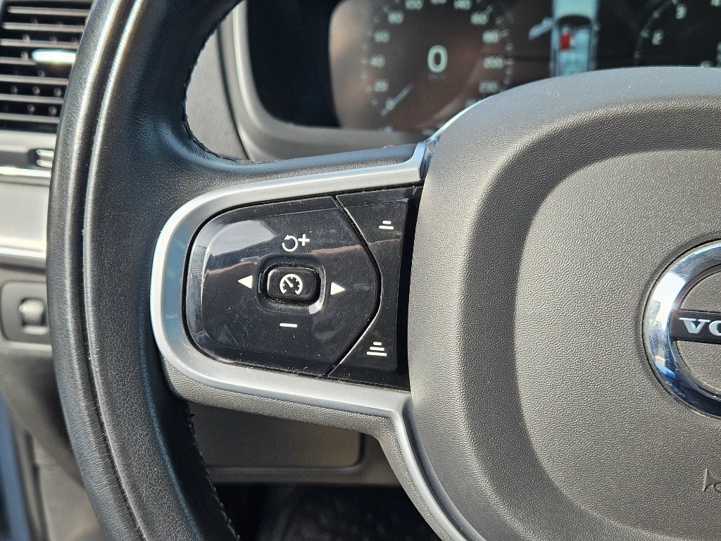 Volvo Xc90 B6 Momentum año 2022