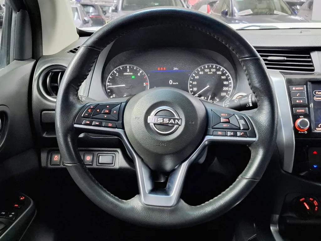 Nissan Navara Dc 4x4 2.3tdi Le año 2023