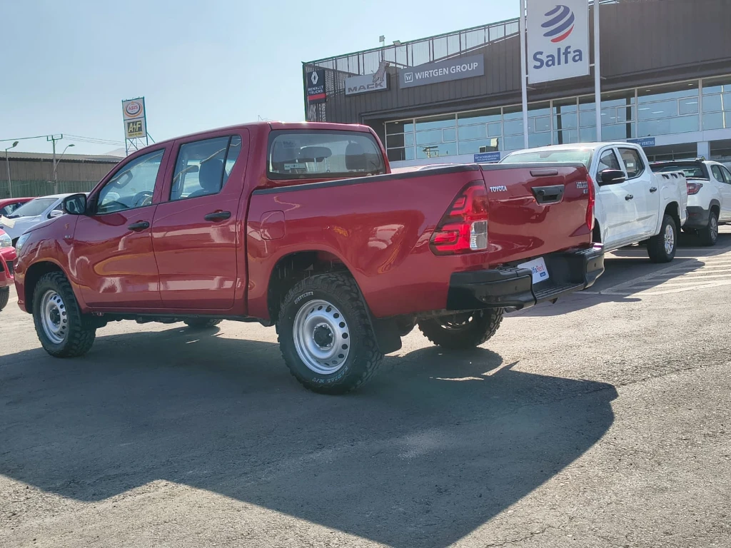 Toyota Hilux Dc 4x4 2.4 D Dx Mt año 2024