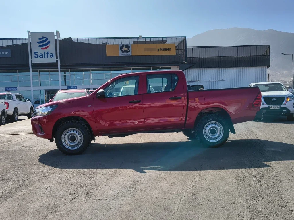Toyota Hilux Dc 4x4 2.4 D Dx Mt año 2024