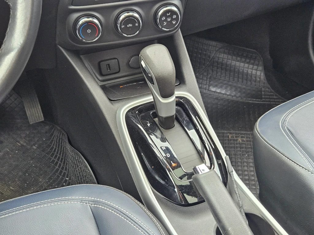 Chevrolet Tracker Tracker 1.2t Premier At P2 Onstar año 2024