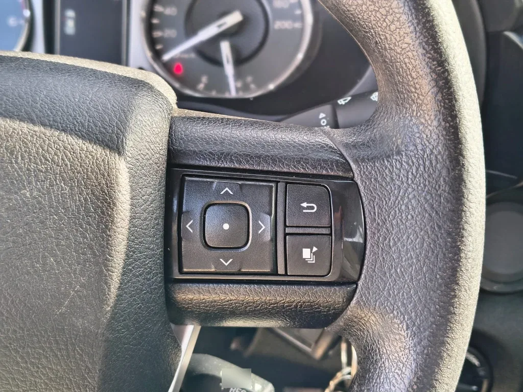 Toyota Hilux Dc 4x4 2.4 D Dx Mt año 2024