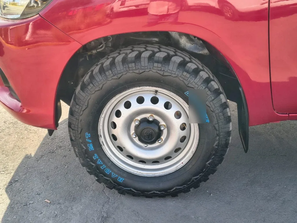 Toyota Hilux Dc 4x4 2.4 D Dx Mt año 2024