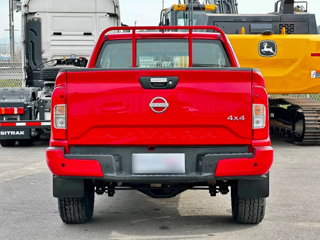 Nissan Navara Navara Dc 4x4 2.3 Tdi Se año 2023