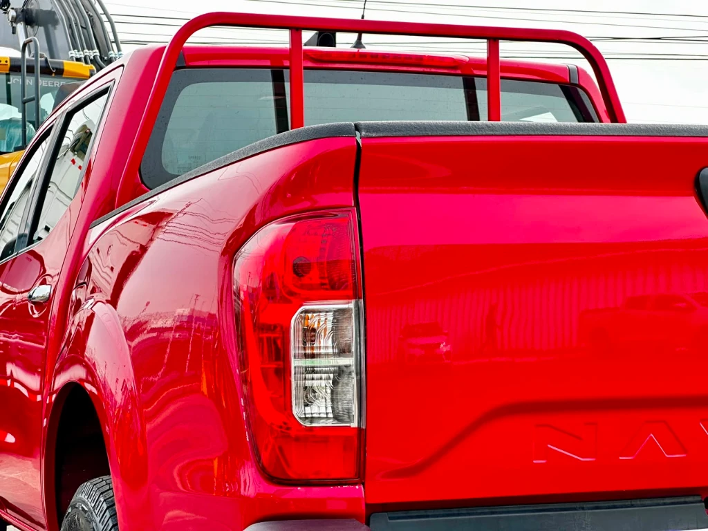 Nissan Navara Navara Dc 4x4 2.3 Tdi Se año 2023
