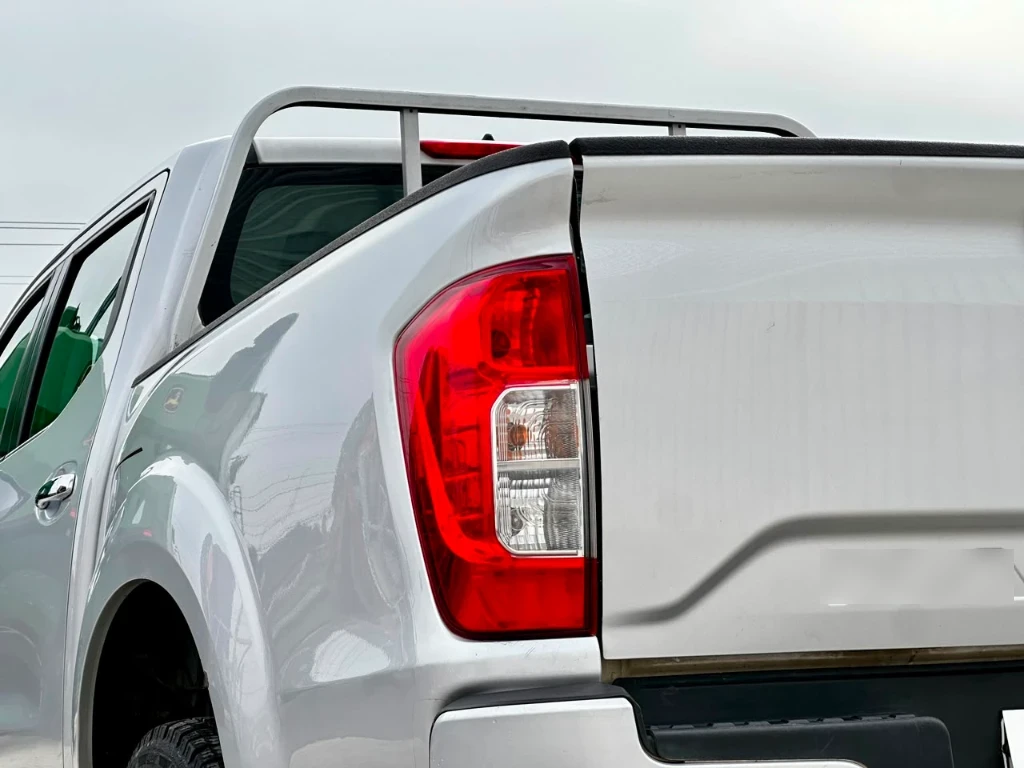 Nissan Navara Navara Dc 4x4 2.3 Tdi Se año 2023