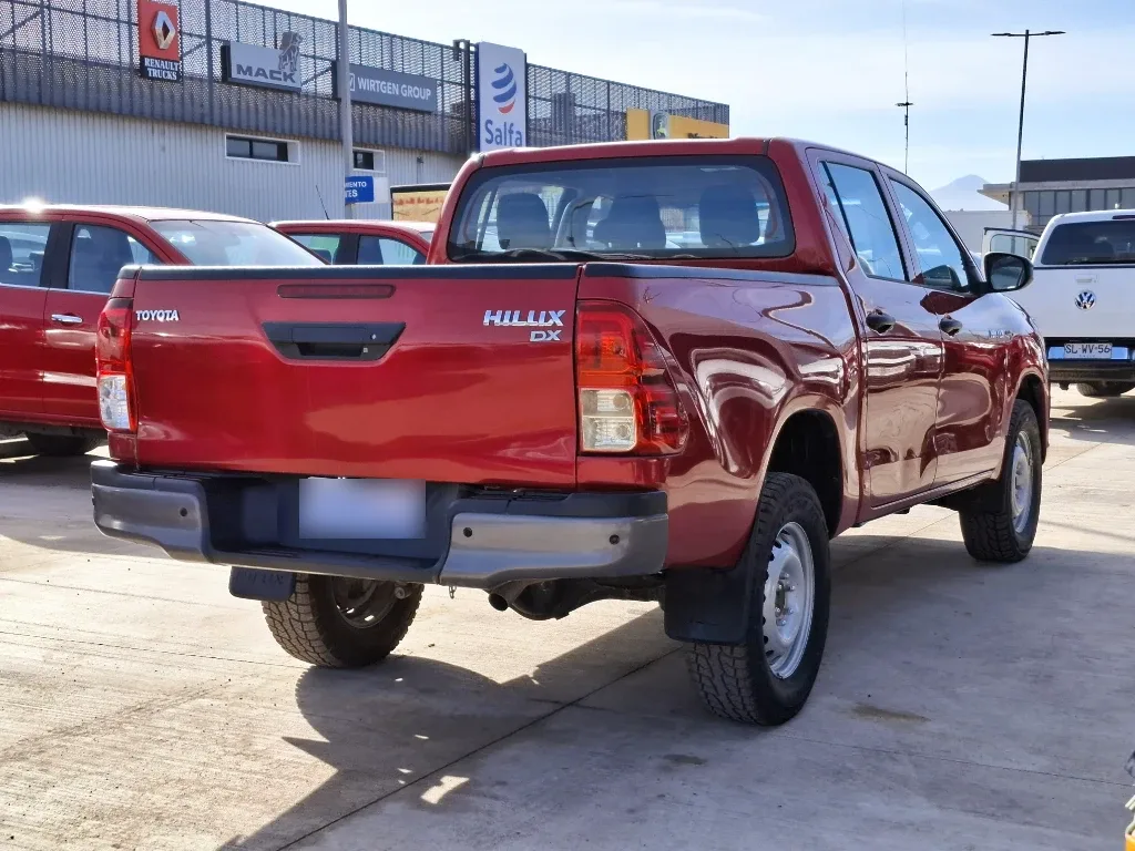 Toyota Hilux Toyota Hilux Dx Tss 4x2 Mt año 2023