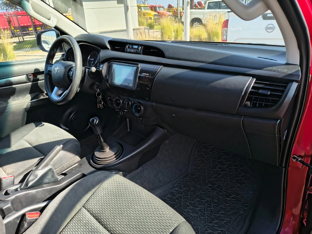 Toyota Hilux Dc 4x4 2.4 D Dx Mt año 2024