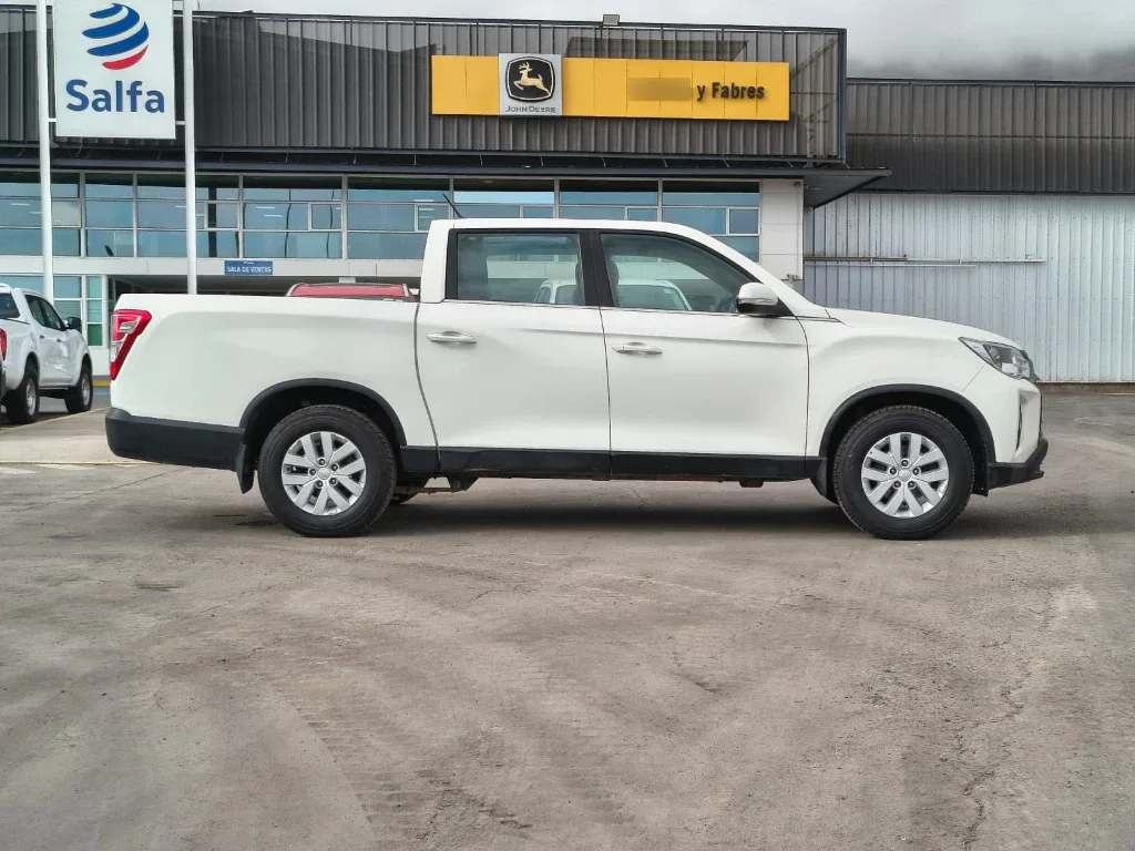Ssangyong Grand Musso 2.2 4x2 Mt Full-Ql612 año 2023