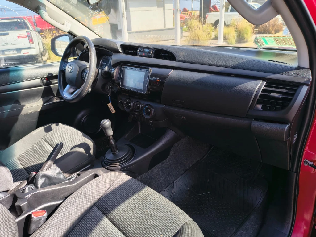 Toyota Hilux Dc 4x4 2.4 D Dx Mt año 2024