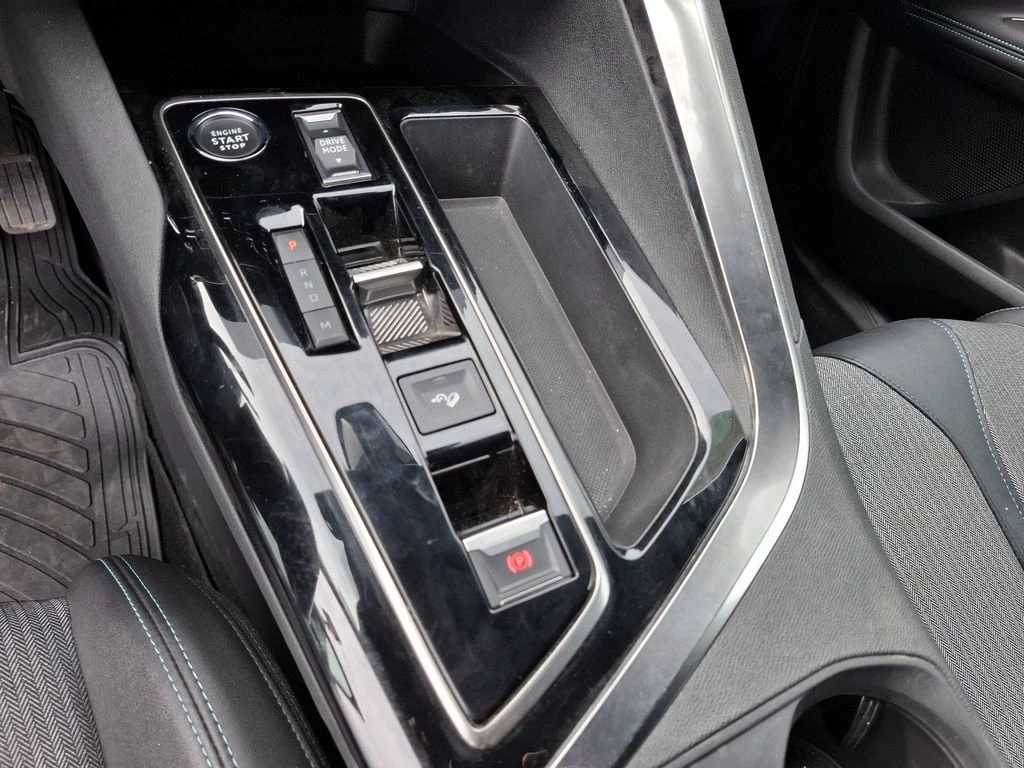 Peugeot 3008 1.6 Gt Hybrid4 E At Hibrido año 2024
