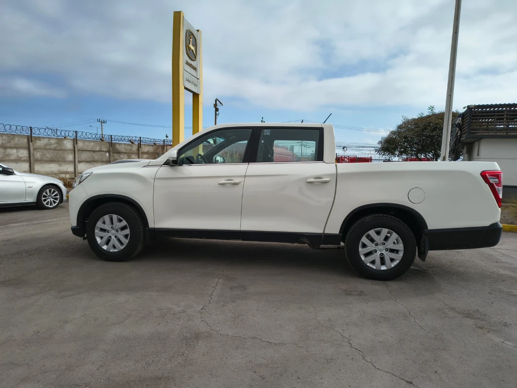 Ssangyong Grand Musso 2.2 4x2 Mt Full-Ql612 año 2023